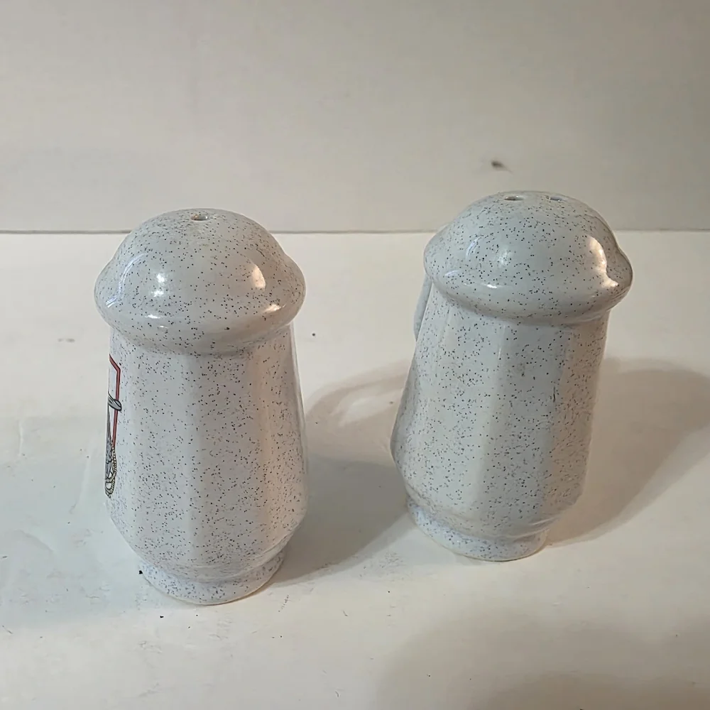Vtg Wyoming Western Salt Pepper Shakers Cowboy Hats Boots  #252